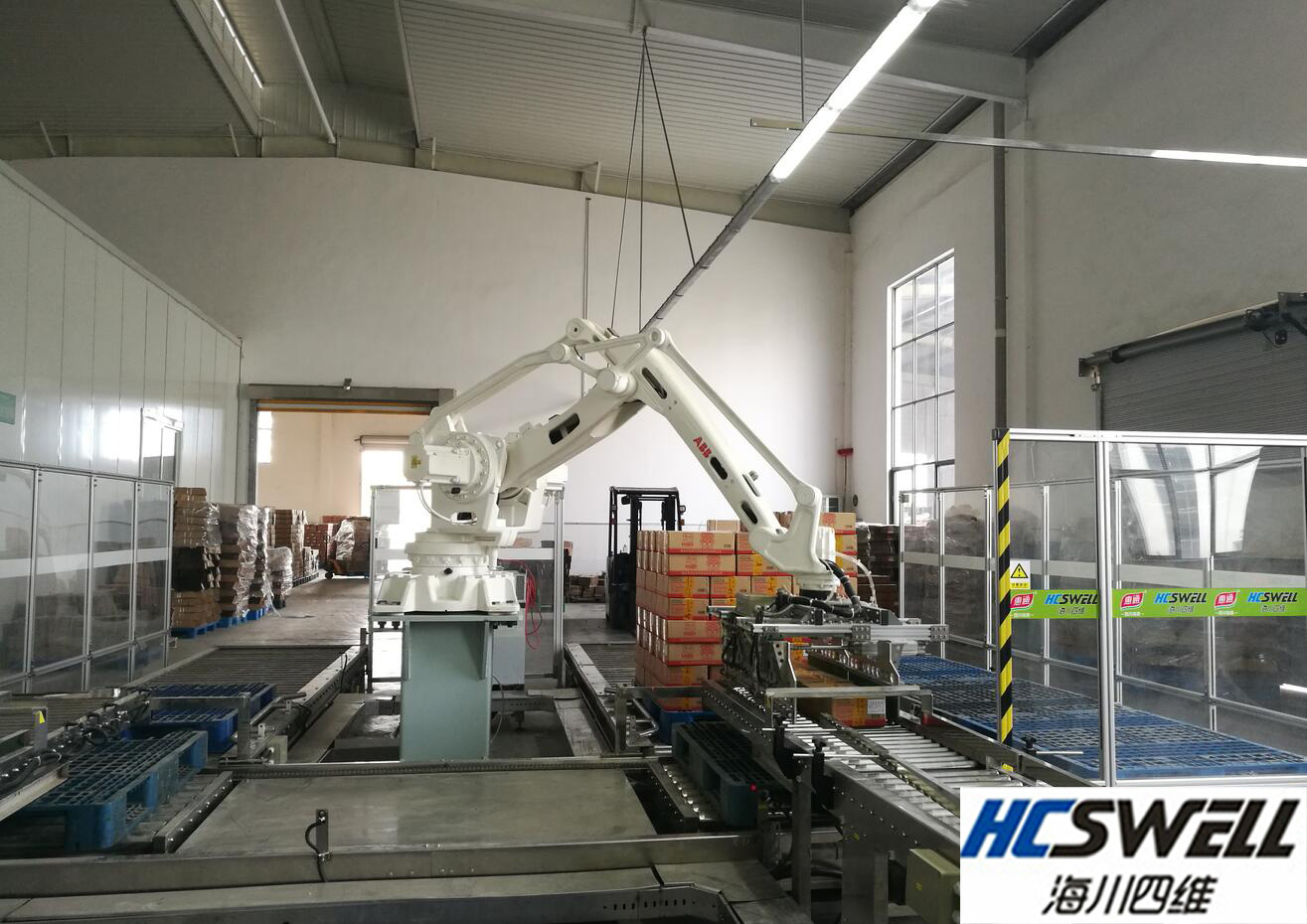 海川四维码垛机器人助力包装产业实现高效生产与智能管理